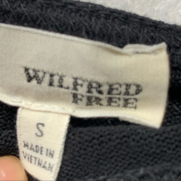 Aritzia Sexy off-shoulder 🔥 - Picture 3 of 3